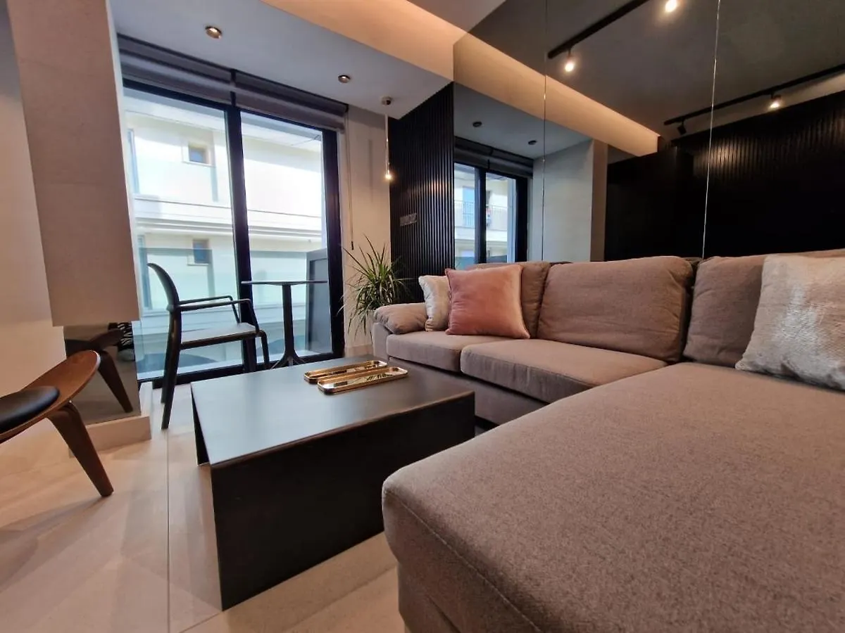 Raam Luxury Suites Larnaca Lägenhet